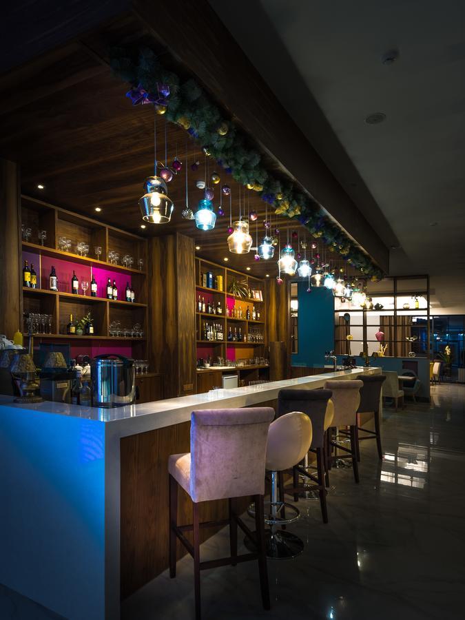 The Square Hotel Astana Luaran gambar