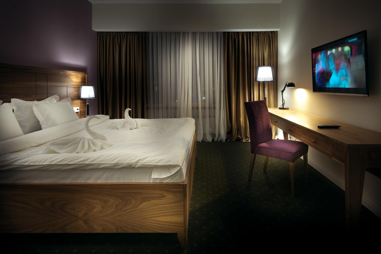 The Square Hotel Astana Luaran gambar