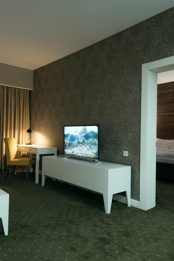 The Square Hotel Astana Luaran gambar