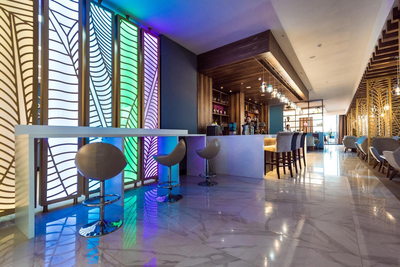 The Square Hotel Astana Luaran gambar