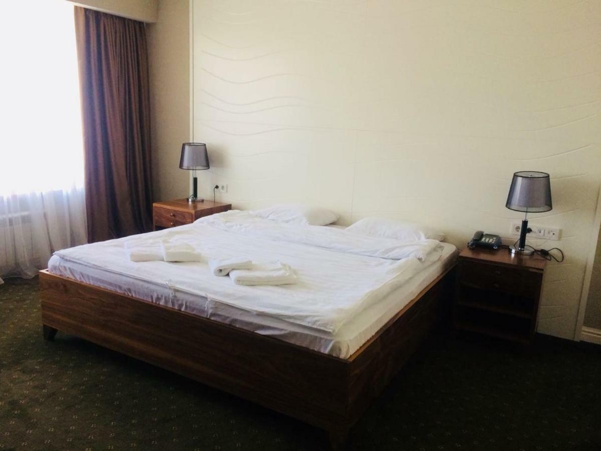 The Square Hotel Astana Luaran gambar