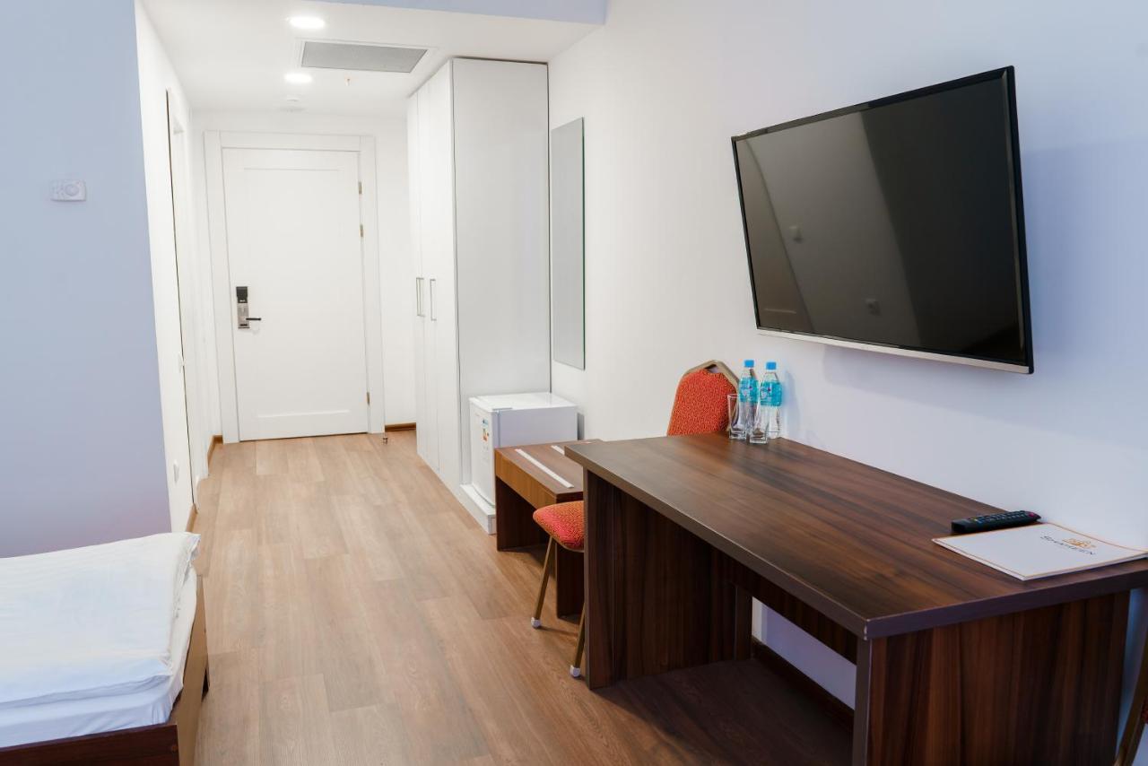 The Square Hotel Astana Luaran gambar