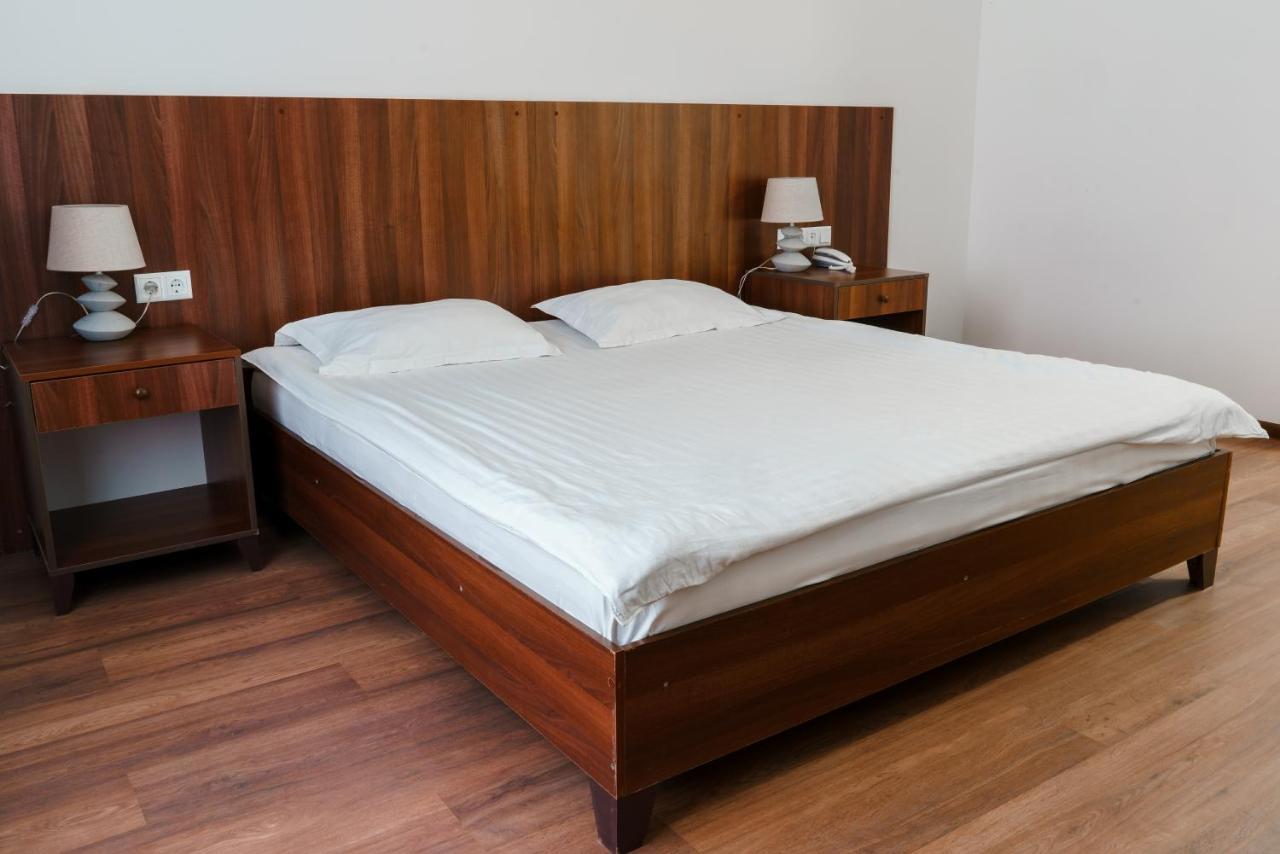 The Square Hotel Astana Luaran gambar