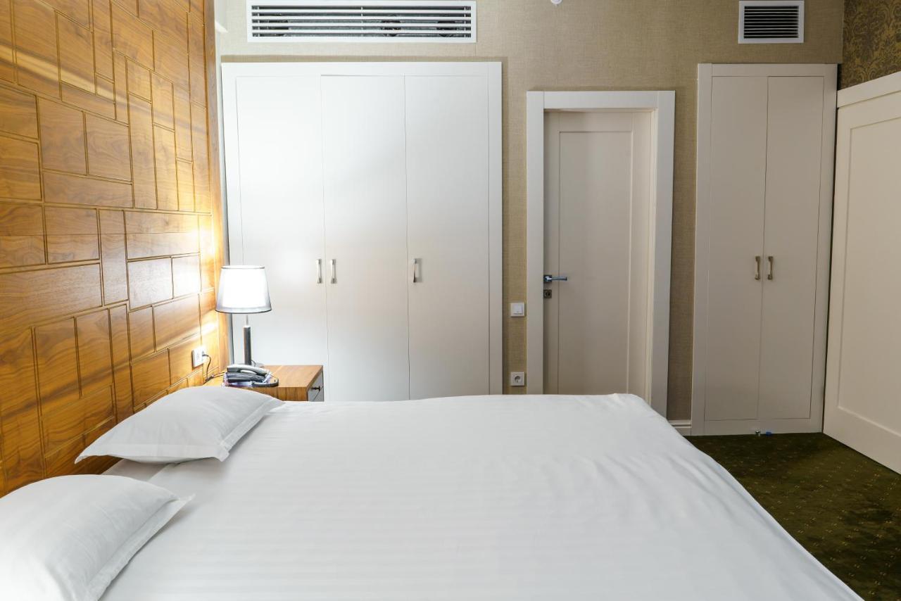 The Square Hotel Astana Luaran gambar