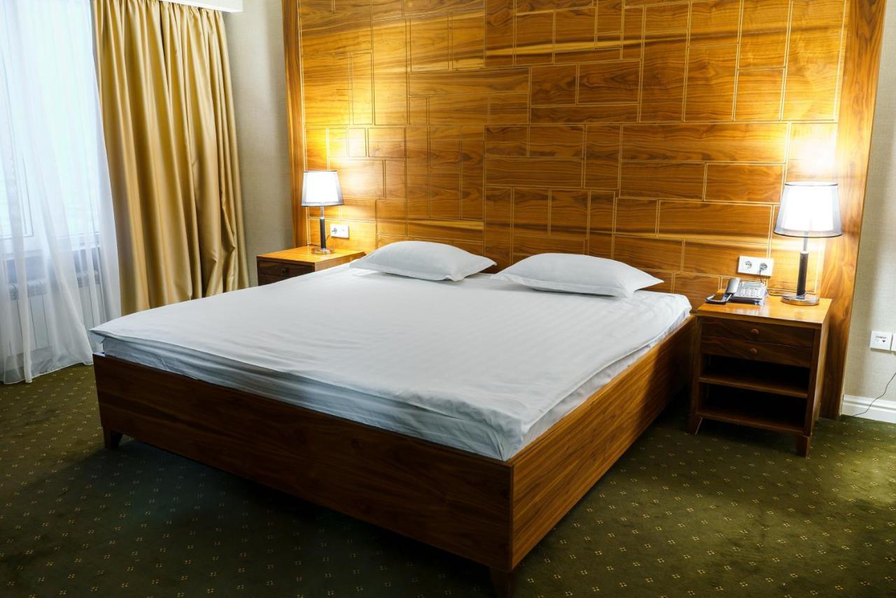 The Square Hotel Astana Luaran gambar