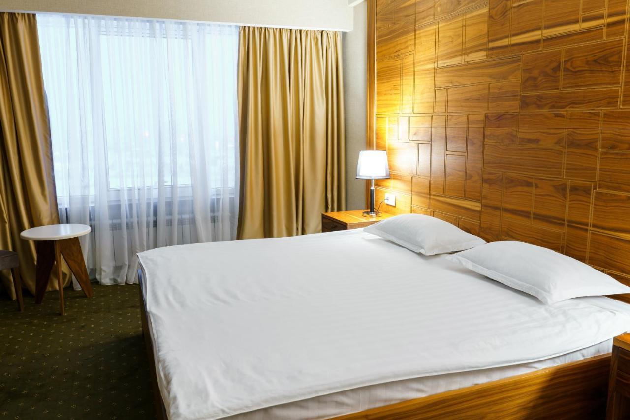 The Square Hotel Astana Luaran gambar