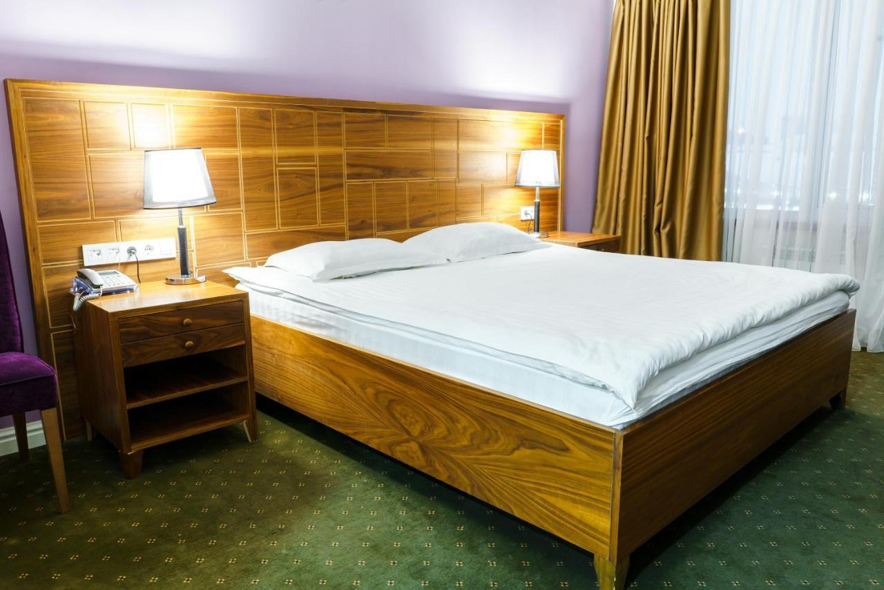 The Square Hotel Astana Luaran gambar